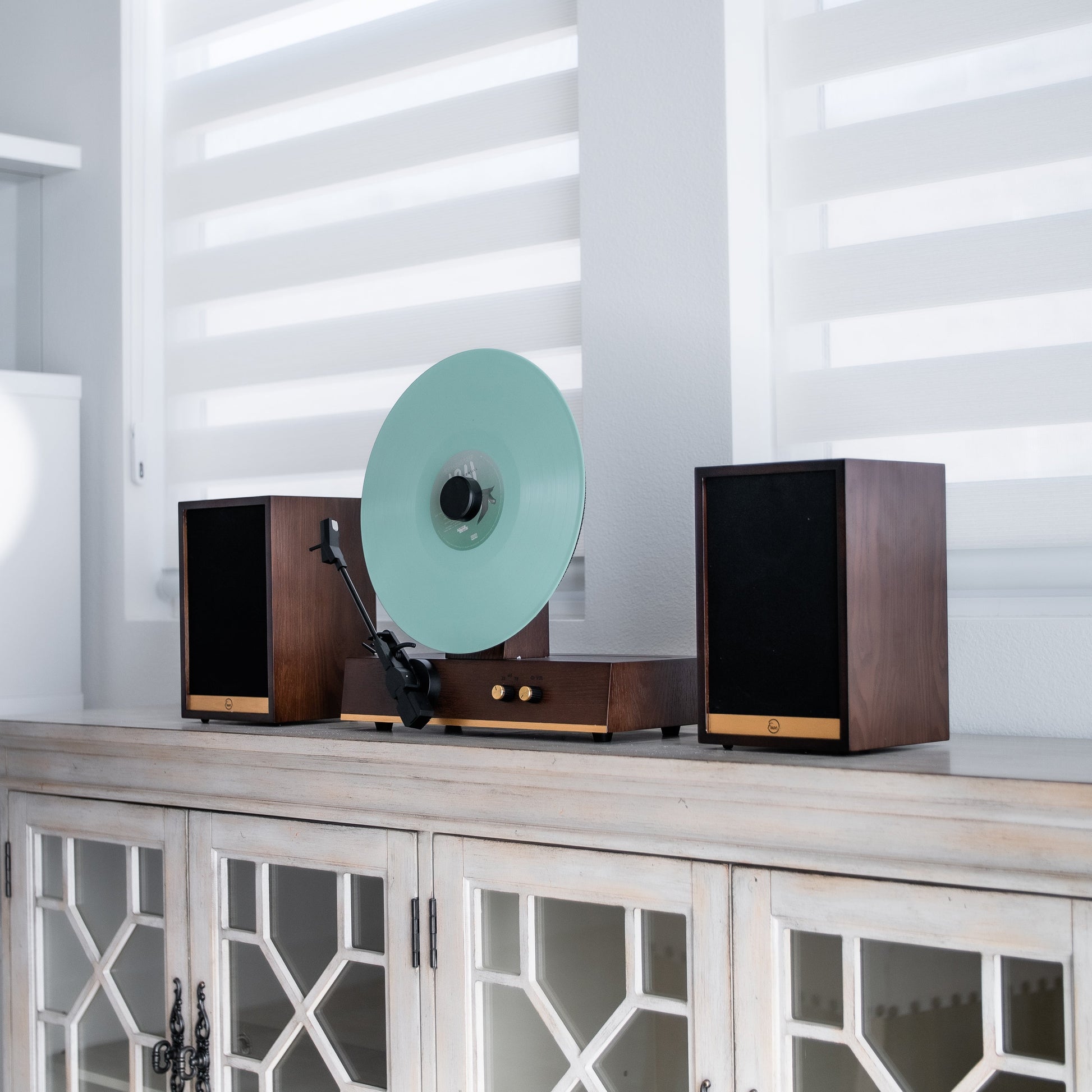 Fuse Audio GLD Vertical Vinyl Record Player Fuse Audio